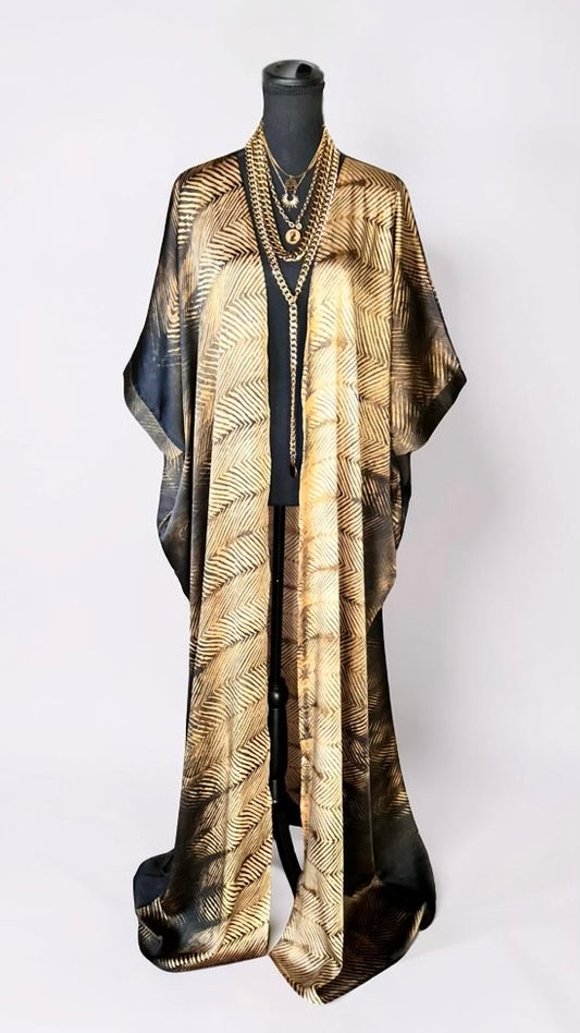 THE SHOWSTOPPIN' AUNTIE (GOLDEN)