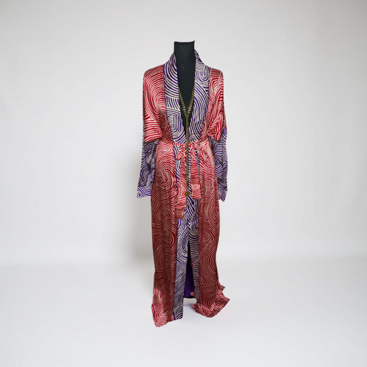 THE MESMERIZING QUEEN