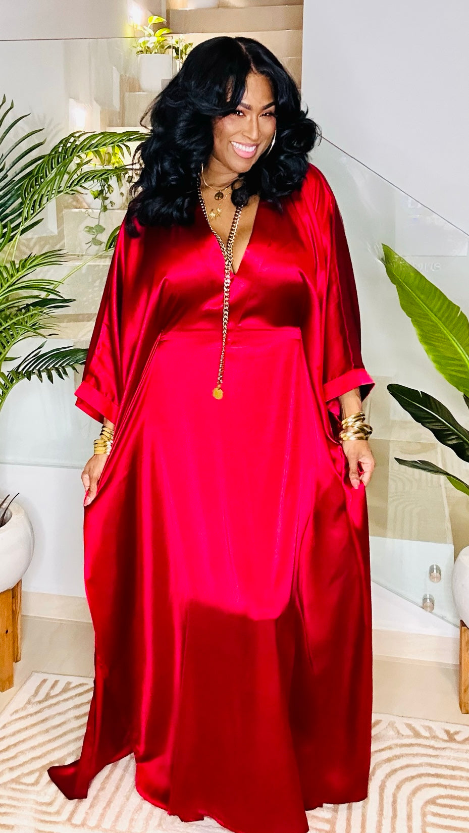 SHE'S SOLID (TRUE RED/ CANDY APPLE)
