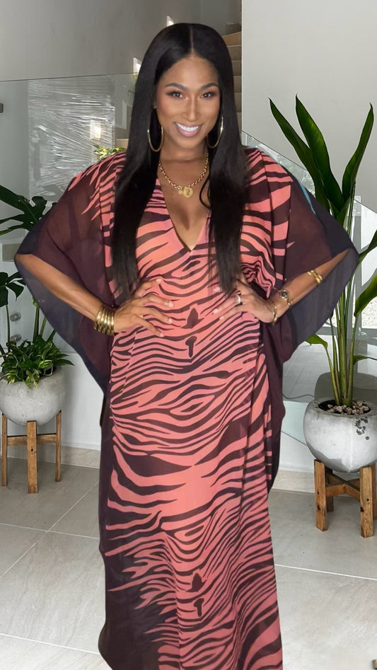 POOLSIDE: THE TALKATIVE ONE (TWO-TONED)