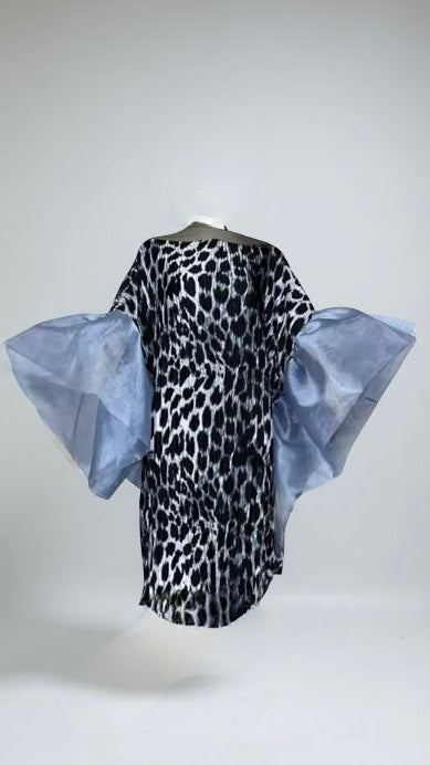 (FINAL SALE) SHE'S A CHARACTER (SAMPLE)