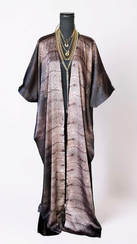 THE SHOWSTOPPIN' AUNTIE (CAFE BROWN)