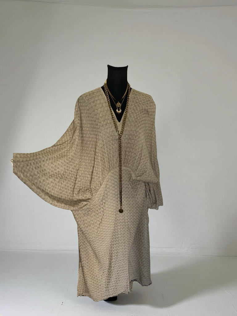 (FINAL SALE) SHE'S OUTSPOKEN II (SAMPLE)