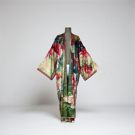 THE POINSETTIA QUEEN