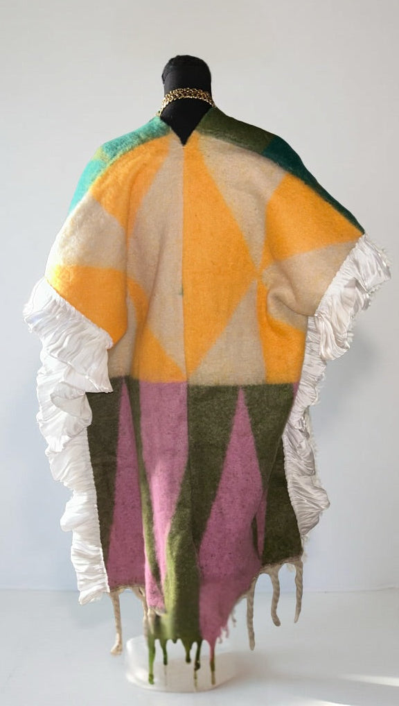 (FINAL SALE) SHE'S QUIEKY: THE PONCHO (SAMPLE)