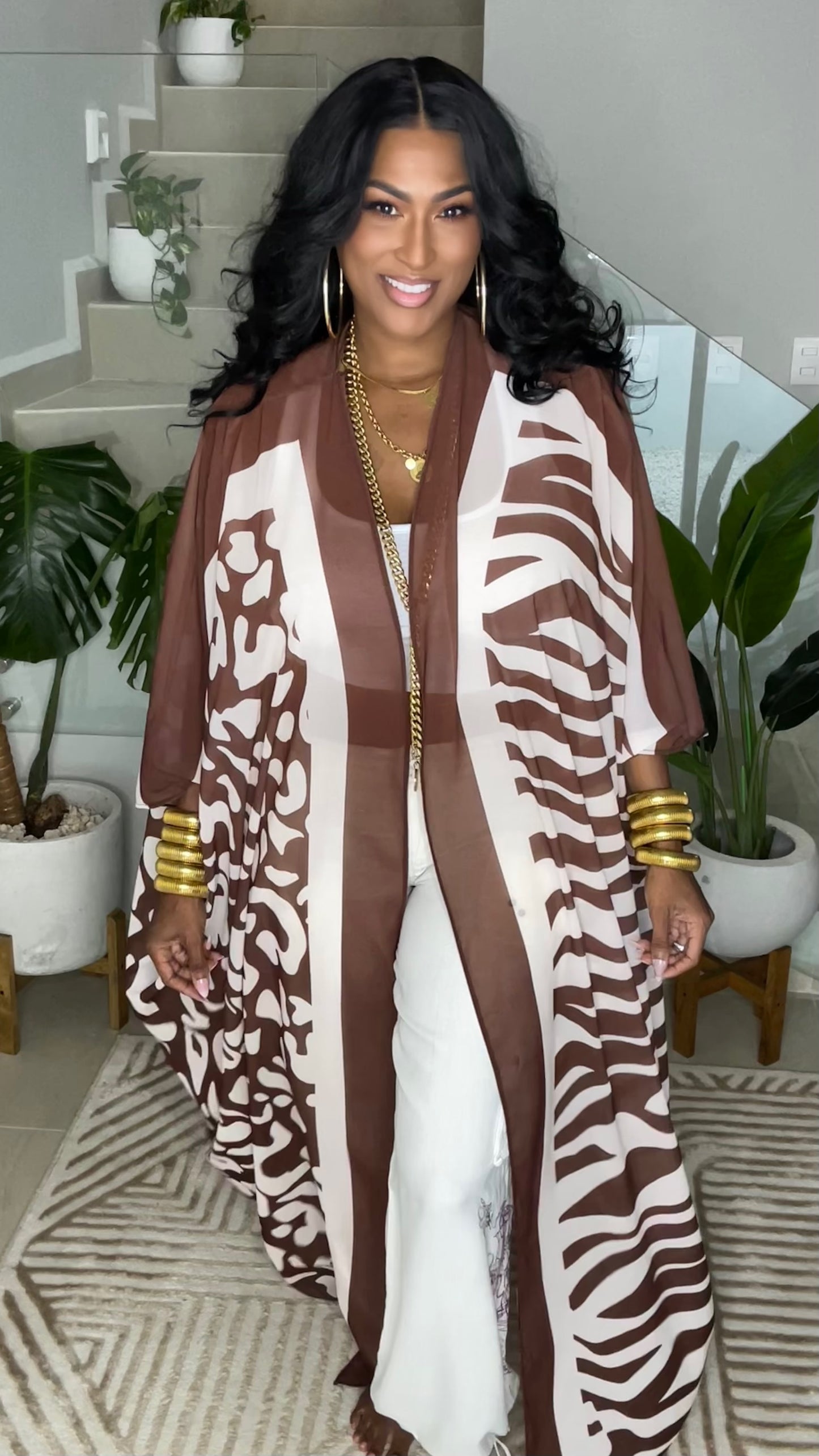 THE DYNAMIC AUNTIE