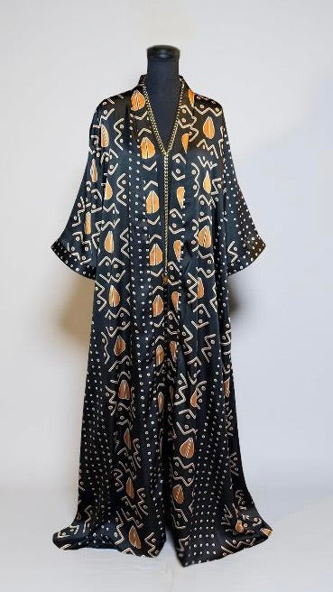 THE AUTHENTIC  QUEEN