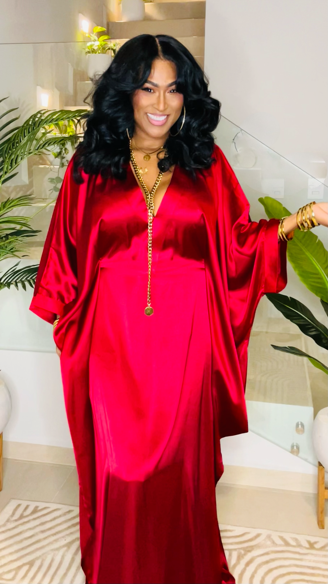 SHE'S SOLID (GARNET RED)