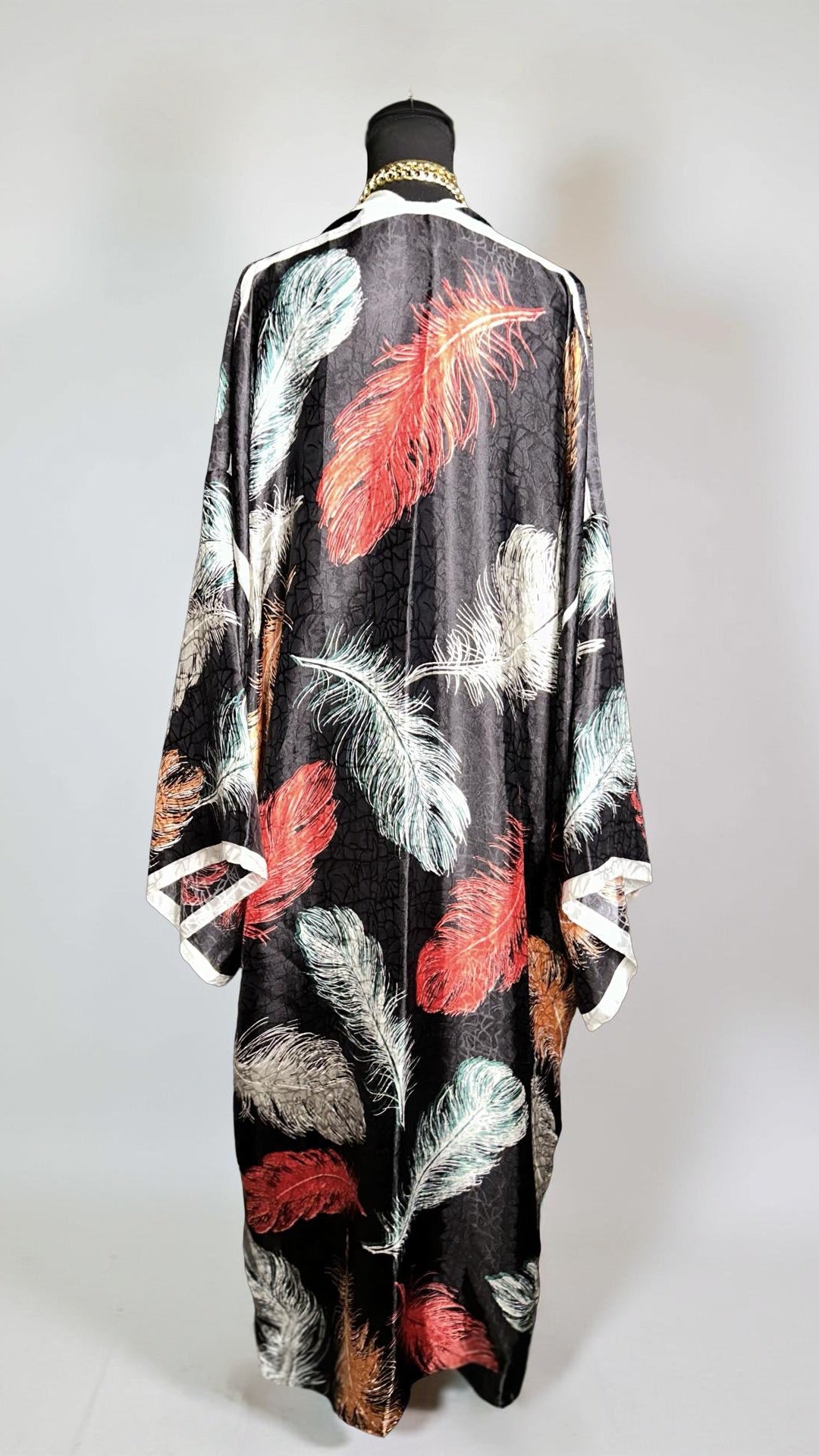 (SAMPLE) THE OUTGOING AUNTEE (FINAL SALE)