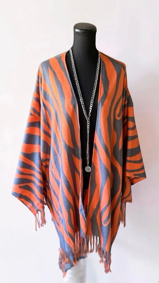 (FINAL SALE) SHE'S QUIRKY II: THE PONCHO (SAMPLE)