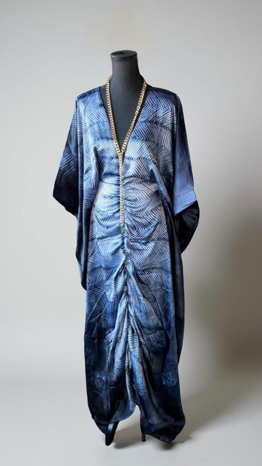 SHE'S A SHOWSTOPPER (BLUE)