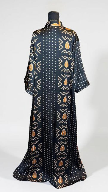 THE AUTHENTIC  QUEEN