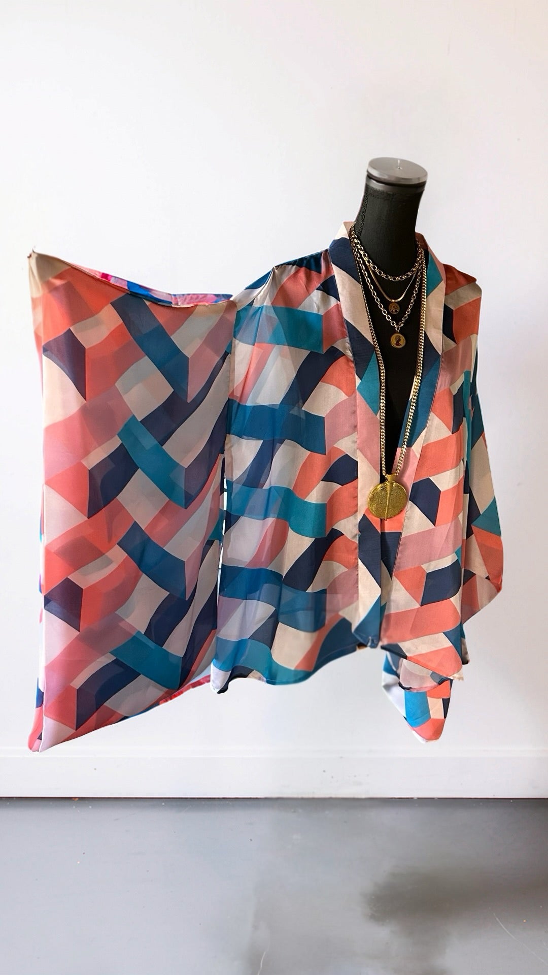 (FINAL SALE) THE PRISMATIC SHORT KIMONO (SAMPLE)