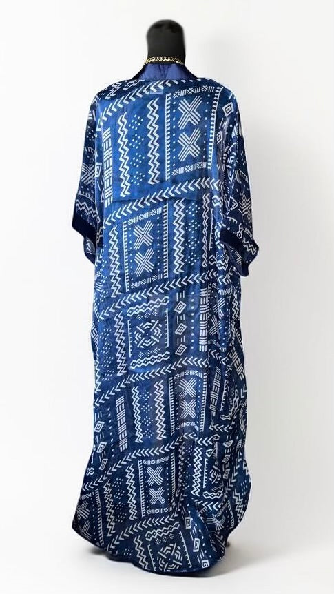 THE CULTURED AUNTIE (TRUE BLUE)