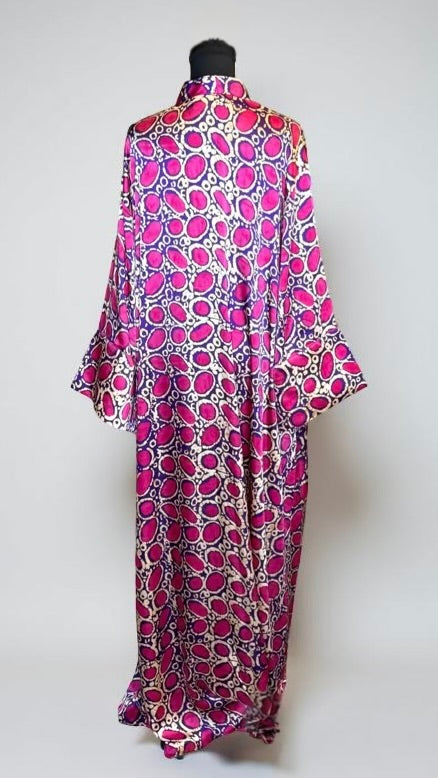 THE EXTROVERTED AUNTIE