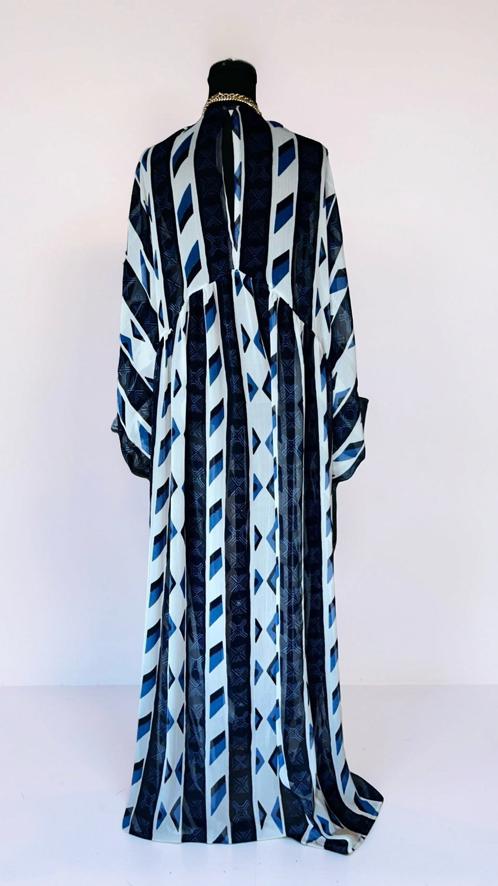(FINAL SALE) SHE'S FOR THE BEACH - BLUE & WHITE ARROW (SAMPLE)