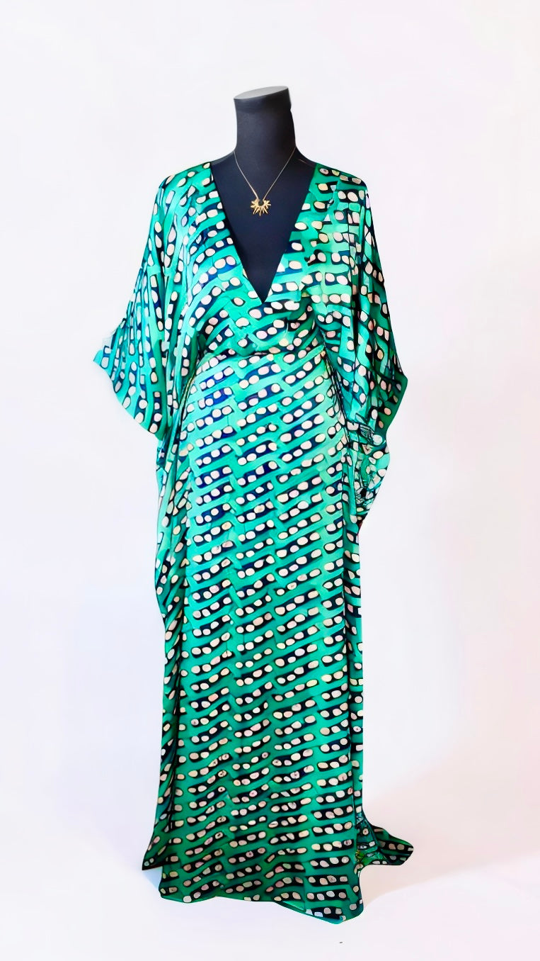 THE GRACIOUS V•NECK