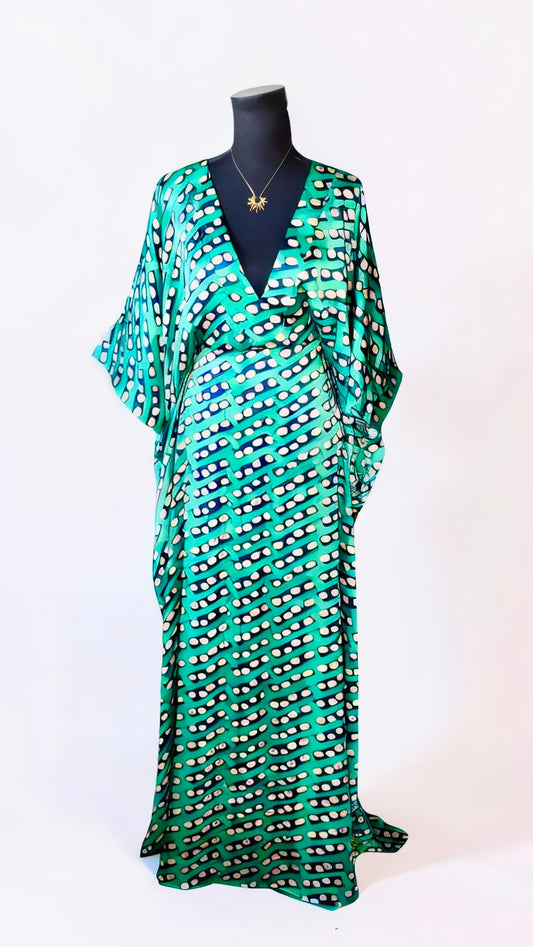 THE GRACIOUS V•NECK