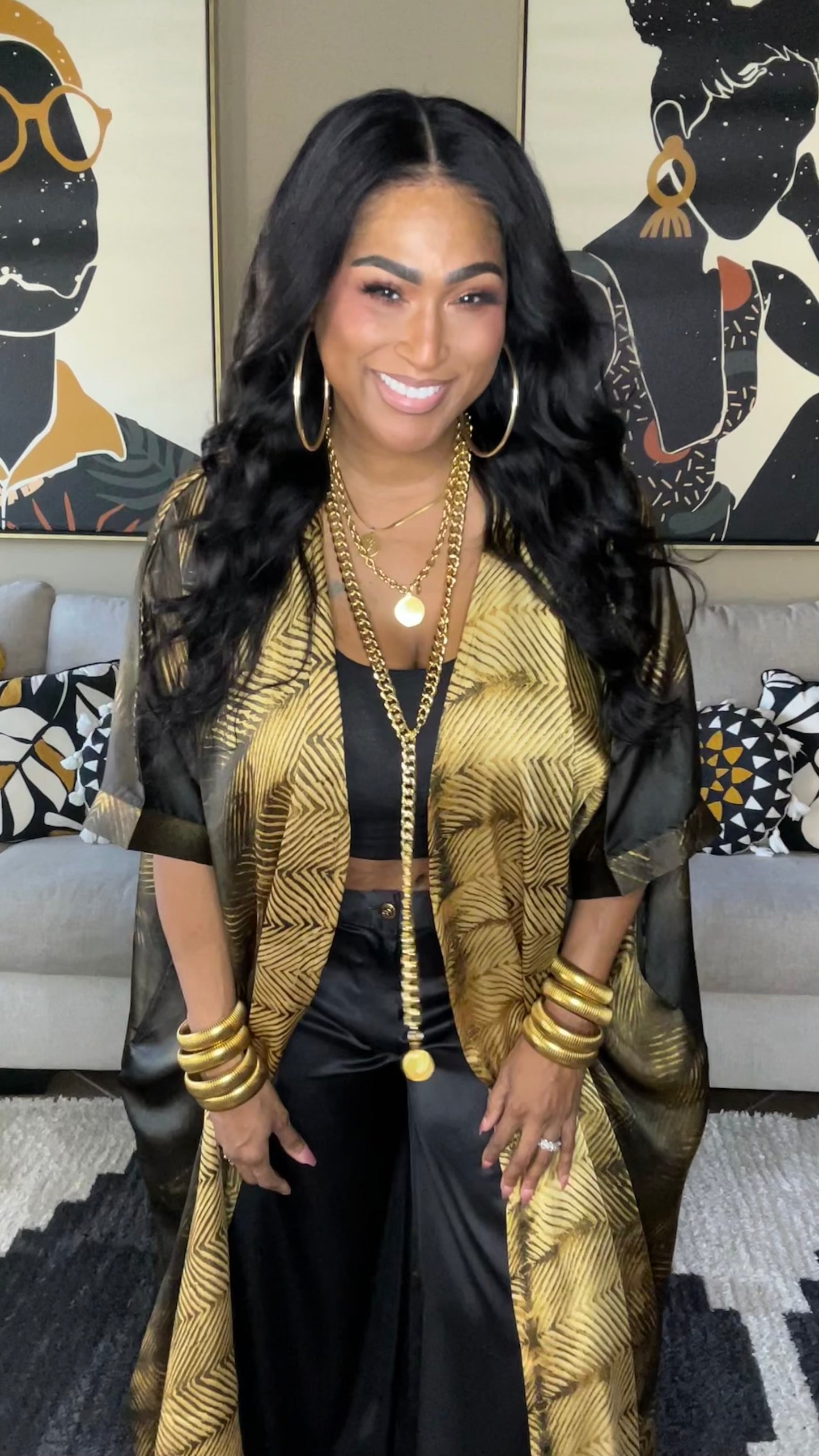 THE SHOWSTOPPIN' AUNTIE (GOLDEN)