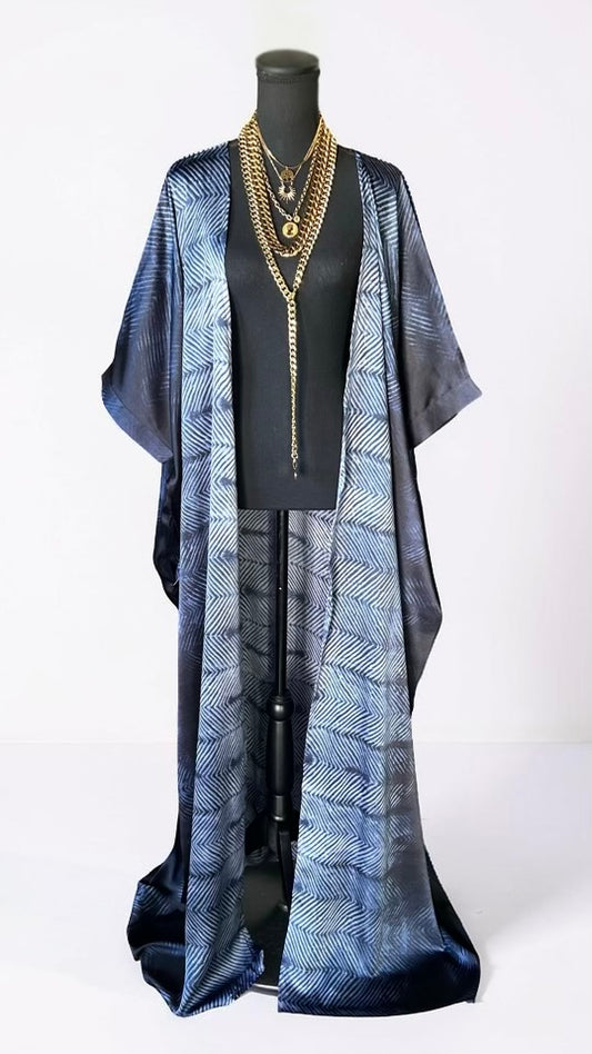 THE SHOWSTOPPIN' AUNTIE (BLUE)