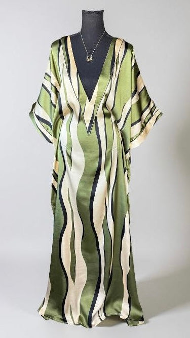 SHE'S AMBITIOUS : PISTACHIO GREEN