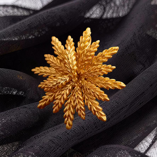 THE GOLD BLUME (BROOCH)