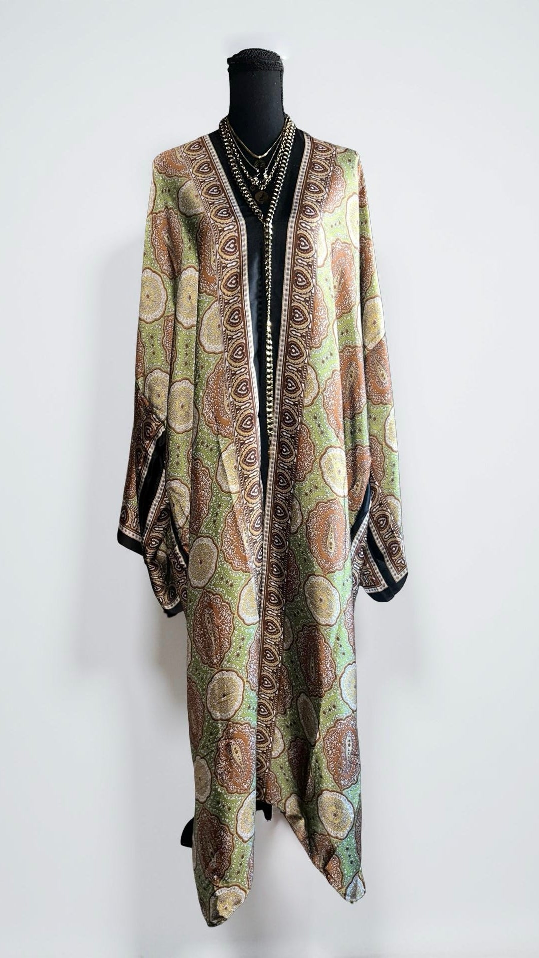 (FINAL SALE) THE PAISED KWEEN (SAMPLE)