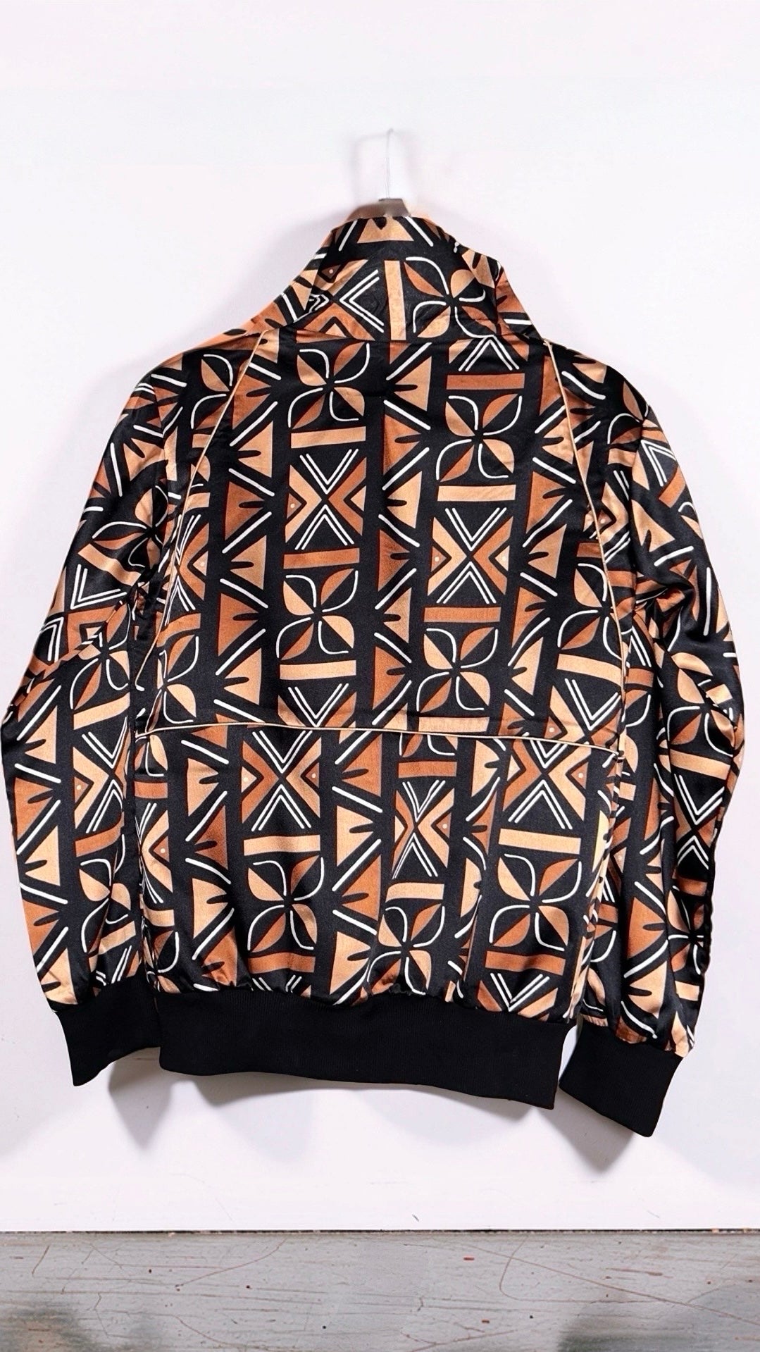 THE HAUSA SET (PRE-SALE) SHIPS 10/3
