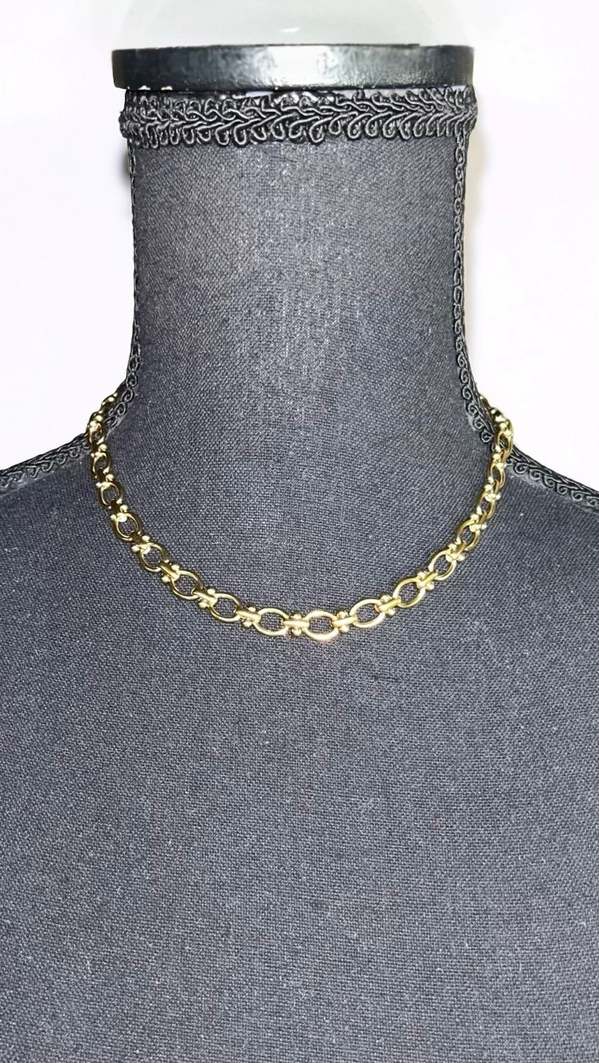 SHE'S CONNECTED