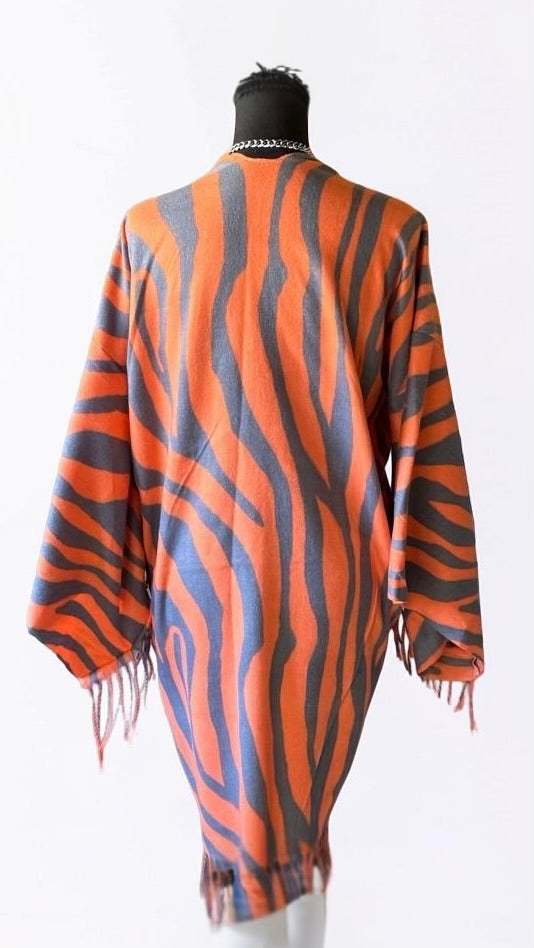 (FINAL SALE) SHE'S QUIRKY II: THE PONCHO (SAMPLE)
