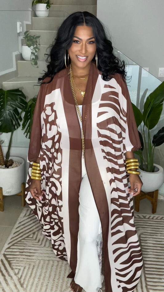 THE DYNAMIC AUNTIE